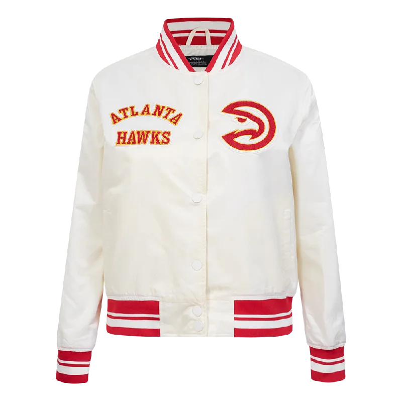 NBA ATLANTA HAWKS RETRO CLASSIC WOMEN'S RIB SATIN JACKET (EGGSHELL/ RED)