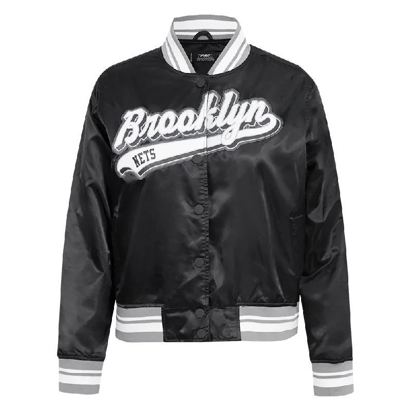 NBA BROOKLYN NETS SCRIPT TAIL WOMEN'S SATIN JACKET (BLACK/GRAY)